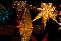 Weihnachtsmarkt der tausend Sterne 2023 - Cottbus • © kirmesecke.de