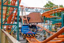 Crazy Mouse (Janßen) - Bilder - In der Crazy Mouse hat eigentlich fast jeder mächtig Spaß, wie hier bei der Pfingstkirmes 2022 in Menden. • © ummeteck.de - Christian Schön