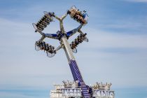 Jede der Gondeln fasst übrigens max 4 Personen, so dass in einer Fahrt 16 Personen mitfahren können.  • © ummeteck.de - Christian Schön