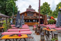 Becker´s Almhütte auf dem Aschaffenburger Volksfest. • © kirmesecke.de - Christian Schön