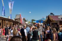 Das Karpfhamer Fest in Bad Griesbach findet von Donnerstag, 31. August bis Dienstag, 05. September 2023 auf dem Festplatz an der Volksfeststraße statt. Es gilt als eines der großen Volksfeste Bayerns.  • © kirmesecke.de - Christian Schön