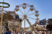 Auch schon 2022 in Bad Nauheim beliebt: das Riesenrad. • © kirmesecke.de - Schön