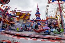 Bis zu 32 Personen können sich pro Fahrt durchwirbeln lassen.  • © ummet-eck.de - Silke Schön