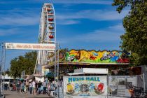 Das Heiner Herbstvergnügen in Darmstadt findet von Donnerstag, 28. September bis Dienstag, 03. Oktober 2023 auf dem Messplatz statt. Es ist nach der Premiere in 2021 das zweite Fest seiner Art.  • © kirmesecke.de - Schön