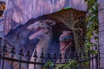 Geister Villa (Molengraft-Sipkema) - Geisterbahn - Kirmes - Fast alle Figuren bewegen sich, auch diese Drachen. • © ummeteck.de - Schön