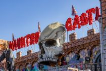 Die Kirmes-Geisterbahn Haunted Castle gehört zum niederländischen Schaustellerbetrieb Lutjens.  • © ummet-eck.de / kirmesecke.de