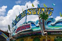 Ein Klassiker - Der 1980 gebaute Hawaii Swing ist ein Klassiker auf der Kirmes. Genau wie jeder MusikExpress. • © ummet-eck.de / christian schön