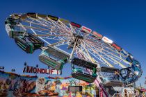 Der Mondlift ist ein Fahrgeschäft des Schaustellerbetriebes Zettl aus München (vorher Zehle). • © kirmesecke.de