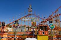 Rock & Roller Coaster (Vorlop) - Achterbahn - Bilder 2023 - Es ist nach eigenen Angaben Deutschlands größte mobile Achterbahn mit Einzelwagen.  • © ummet-eck.de / kirmesecke.de