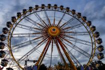 Herbstfest 2023 - Rosenheim - Bilder - Das wunderschöne Oktoberfest-Riesenrad. • © kirmesecke.de - Christian Schön