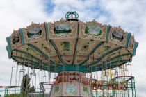 Erbaut 1989 von Zierer gehört der Wellenflug zu den beliebten Kirmes-Attraktionen. • © ummet-eck.de / kirmesecke.de