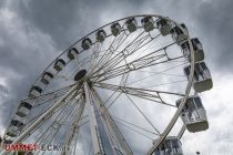 Im Jahr 2022 erstmalig in Betrieb genommen wurde das Riesenrad White Wheel, das am Kemnader See in Bochum-Oveney seinen ersten Aufstellungsort fand.  • © ummet-eck.de - Schön