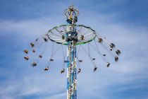 Der Bayern Tower von Kaiser auf der Rheinkirmes 2022 in Düsseldorf. • © ummet-eck.de / christian schön