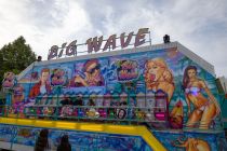 Das Fahrgeschäft Big Wave von Milz kam uns 2022 in Bergneustadt bei der Schützenkirmes vor die Linse. • © ummet-eck.de / christian schön