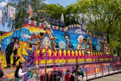 Der Scheibenwischer Disco-Dance von Eickenberg auf der Frühkirmes in MG-Rheydt im Jahr 2023. • © ummet-eck.de / kirmesecke.de