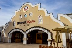 Die Festhalle Erdinger Weißbräu • © kirmesecke.de - Christian Schön