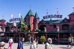 Geisterschloss von Kunz auf dem Oktoberfest 2023 • © kirmesecke.de