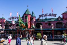 Geisterschloss von Kunz auf dem Oktoberfest 2023 • © kirmesecke.de