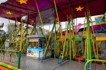 Eine kleinere Schiffsschaukel - Looping The Loop ist ein Klassiker - hier auf der Steinert Kirmes. • © ummet-eck.de / christian schön